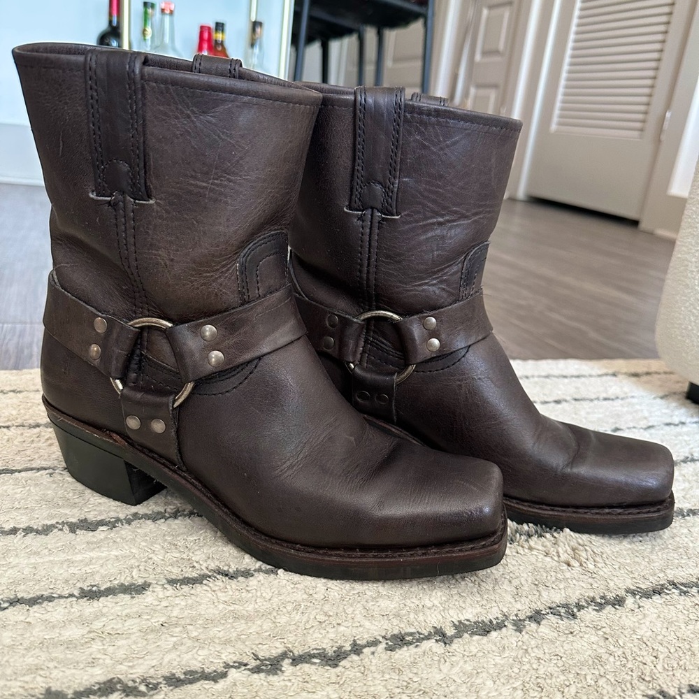 Women’s Frye Harness Boots 8R Gray